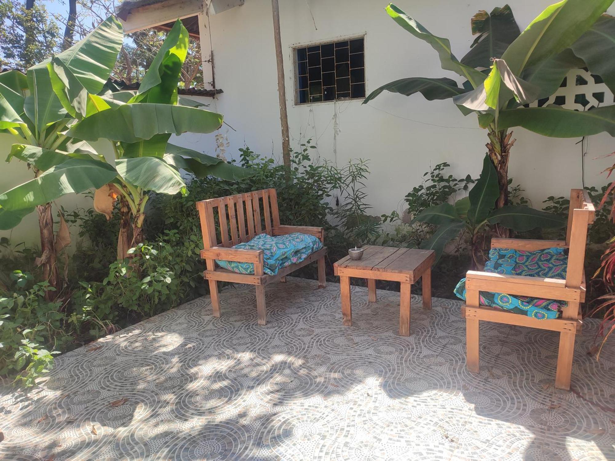 Akine Ti Kasso Piscine Hotel Diembéreng Екстериор снимка