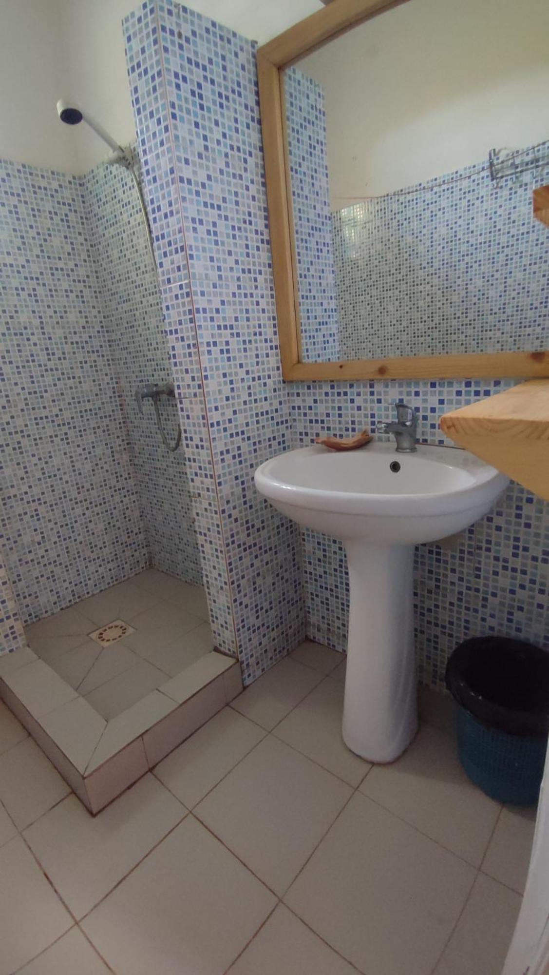 Akine Ti Kasso Piscine Hotel Diembéreng Екстериор снимка