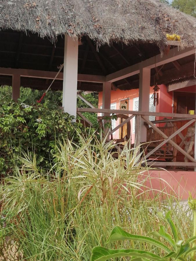 Akine Ti Kasso Piscine Hotel Diembéreng Екстериор снимка